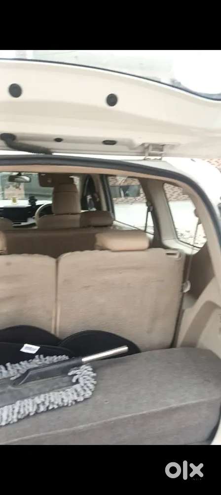 Maruti Suzuki Ertiga 2023 Cng & Hybrids 35000 Km Driven