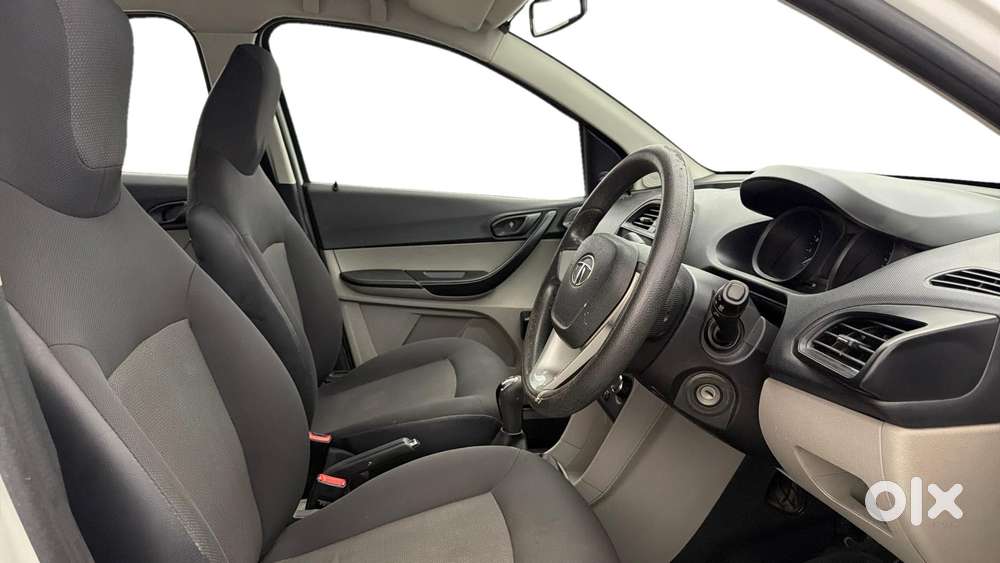 Tata Tiago Xe, 2018, Petrol