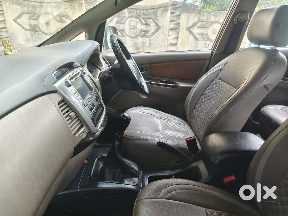 Toyota Innova 2.5 Crysta 2014