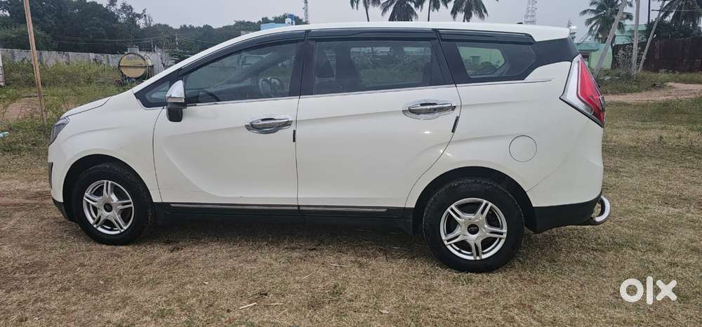 Mahindra Marazzo