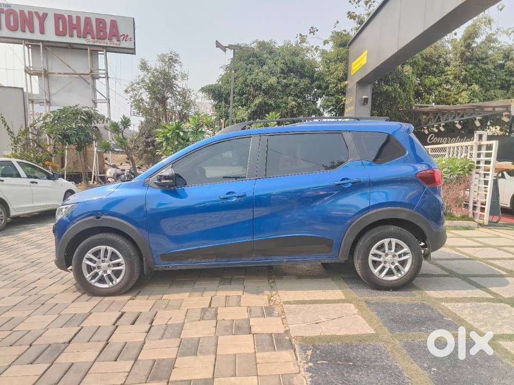 Renault Triber Rxt, 2022, Petrol