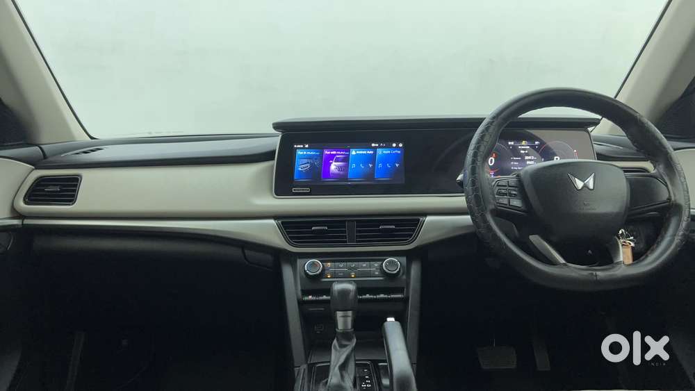 Mahindra Xuv700 2.0 Ax 5 Petrol At Str, 2022, Petrol