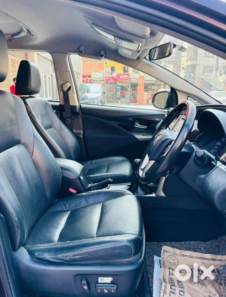 Innova Crysta Z Variunt Top Model