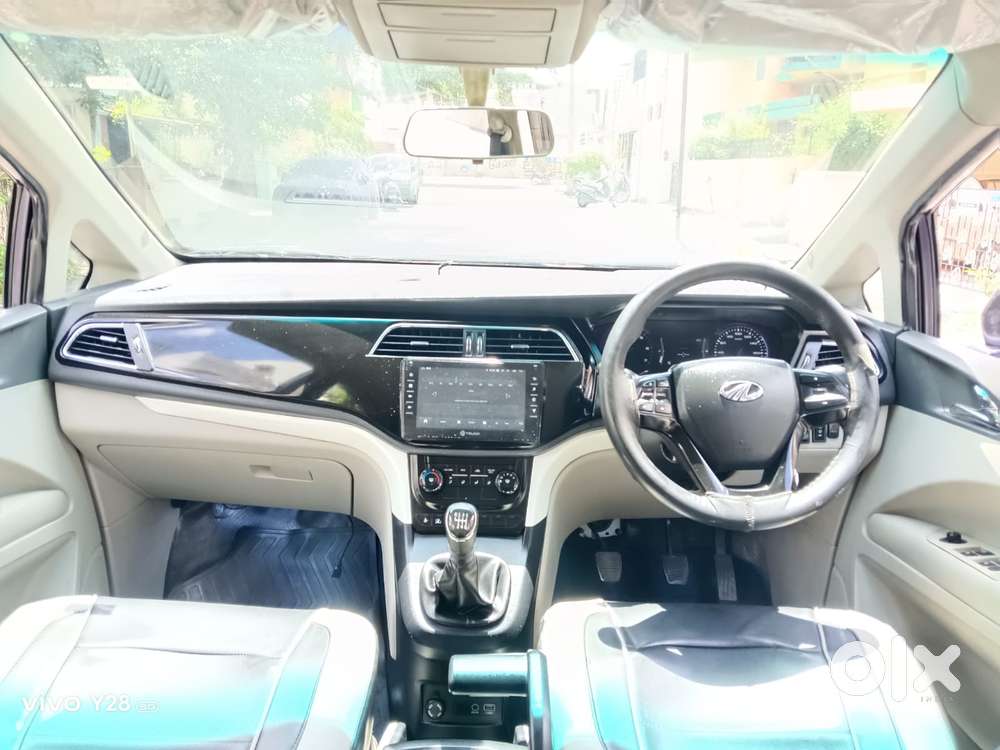 Mahindra Marazzo M6, 2019