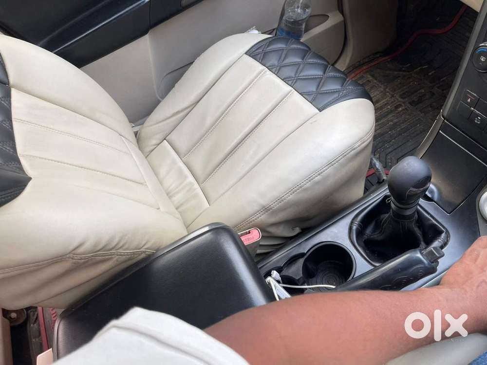 Mahindra Xuv500 2016 Car