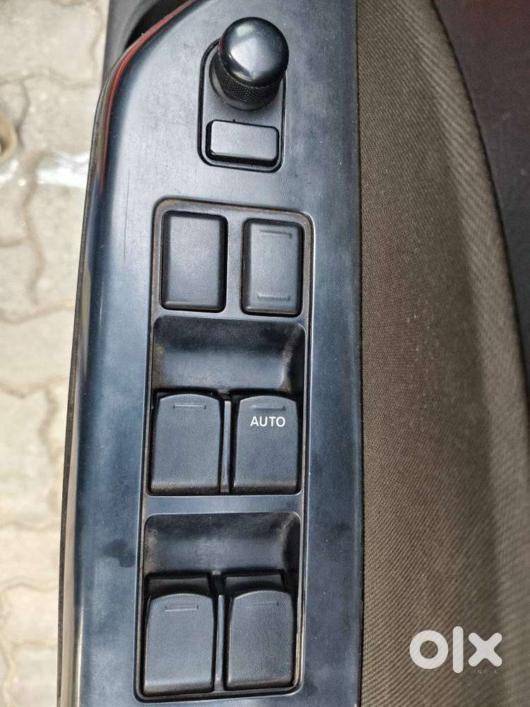 Maruti Suzuki Swift Vxi Optional, 2015, Petrol