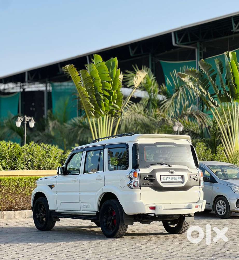 Mahindra Scorpio S10 8 Seater, 2015, Diesel
