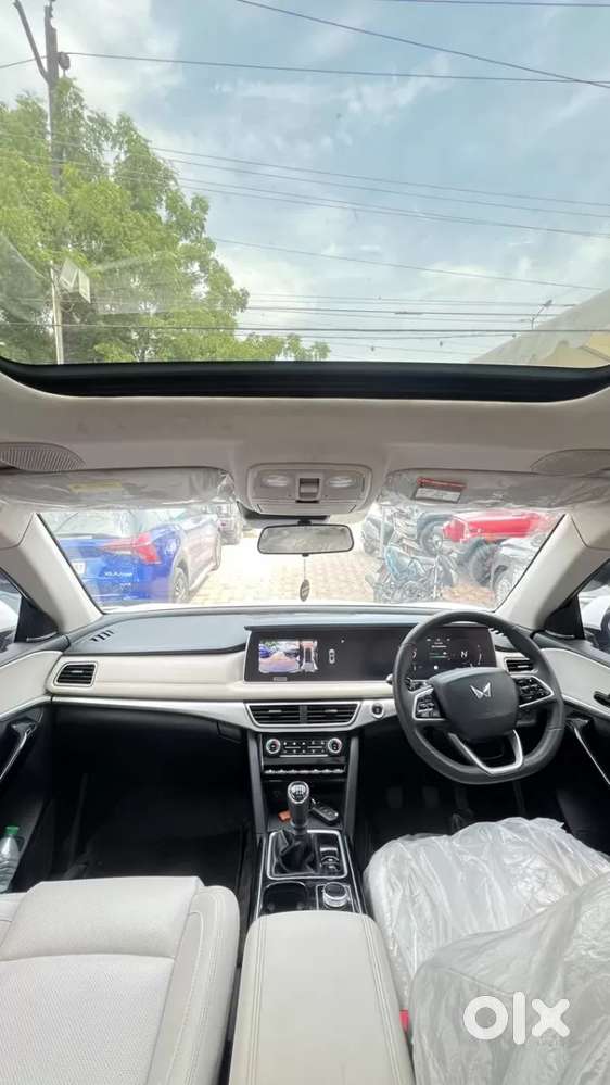 Mahindra Xuv700 2.2 Ax 7 Diesel Mt Luxury Pack Str, 2024, Diesel