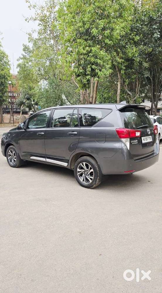Toyota Innova Crysta 2.4 Gx Limited Edition At 7 Str, 2022, Diesel