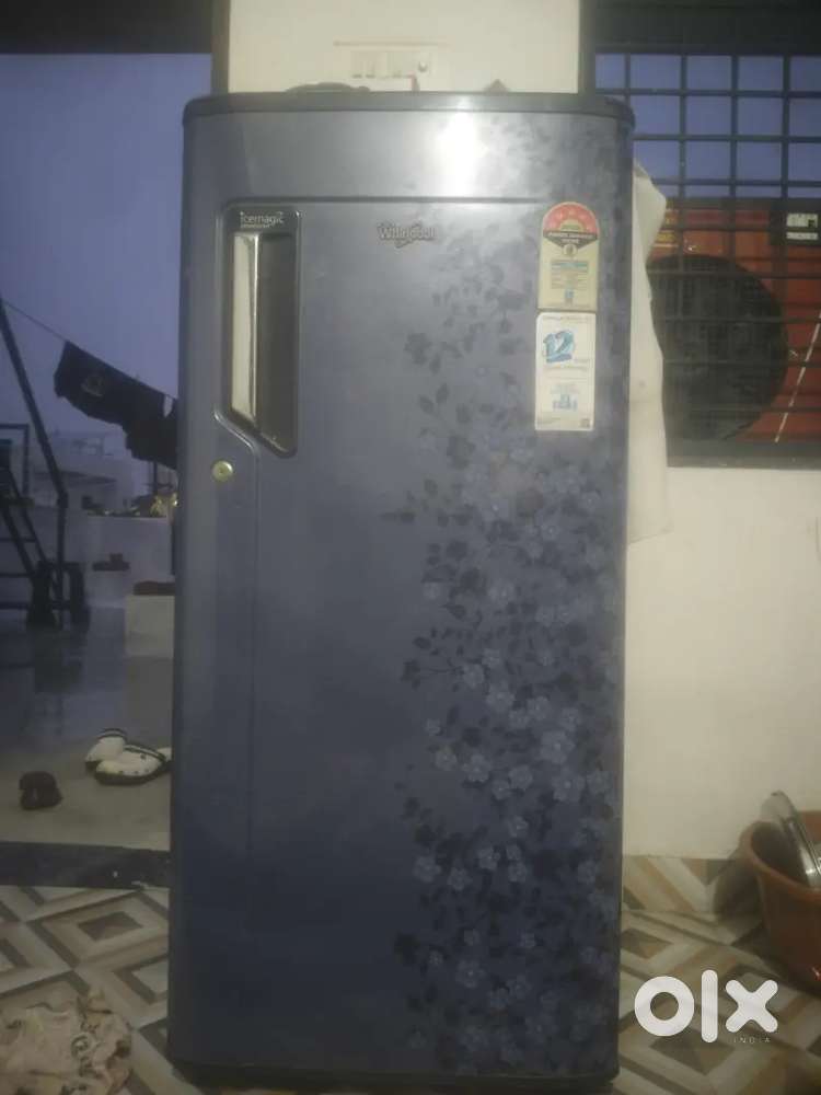 Whirlpool single door fridge