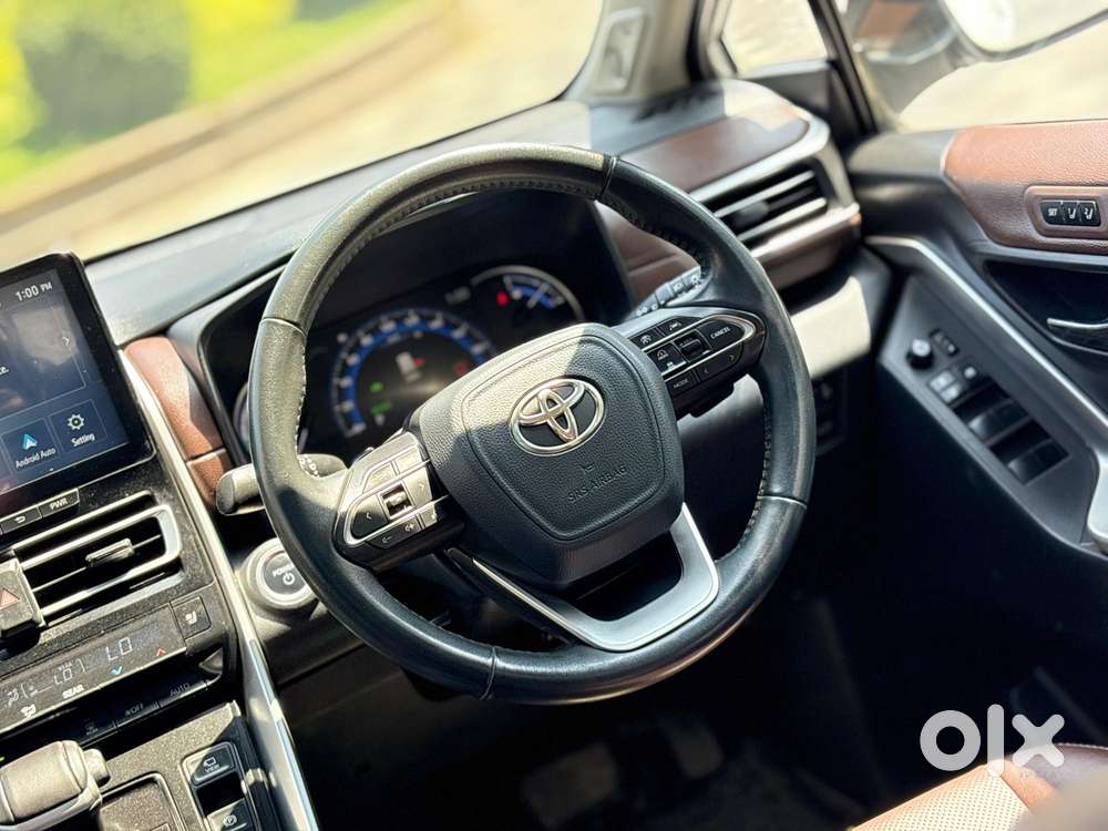 Toyota Innova Hycross 2.0 Zx (o) Hybrid 7 Str, 2023, Petrol