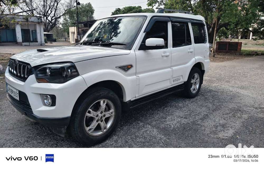 Mahindra Scorpio S8 7c Seater, 2015, Diesel