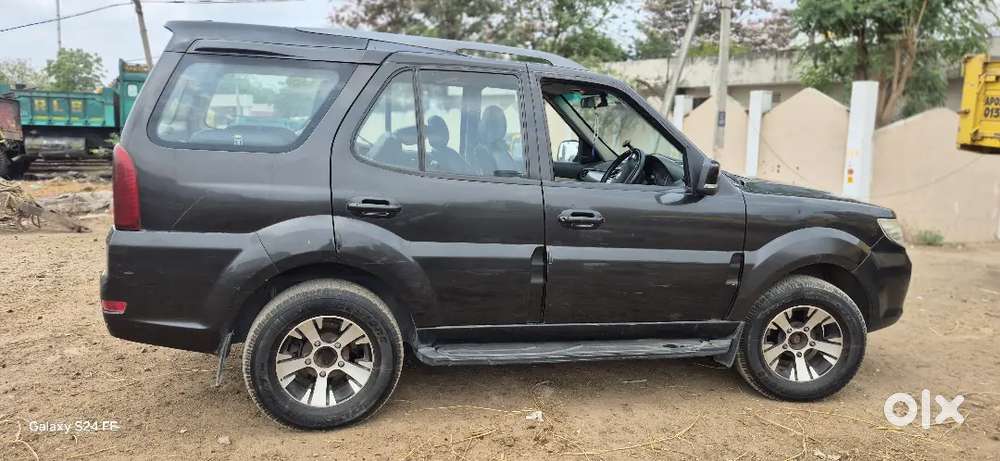 Tata Safari Storme 2013