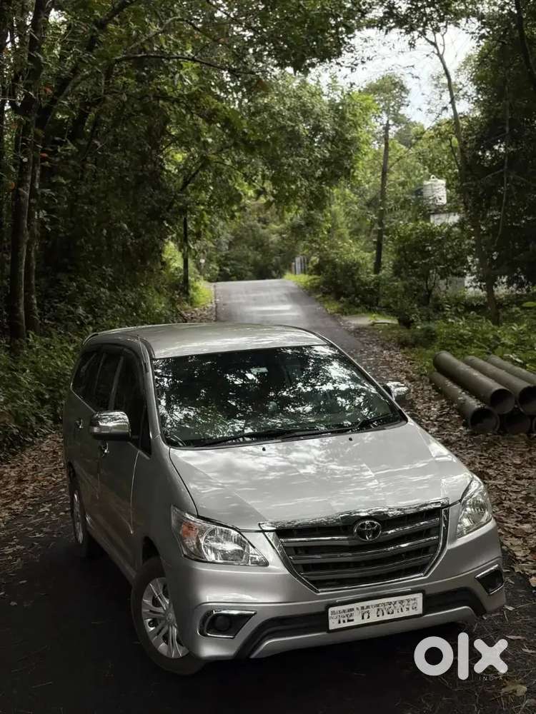 Toyota Innova Taxi  2011 Diesel Well Maintained