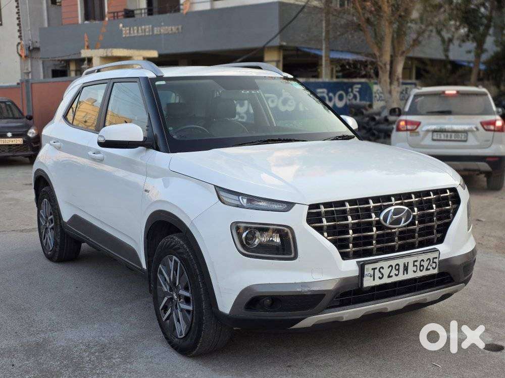 Hyundai Venue 1.2 S Plus, 2022, Petrol