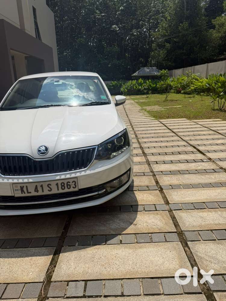 Skoda Rapid 2021 Style Petrol