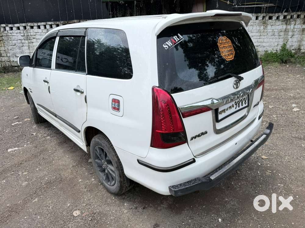 Toyota Innova 7 Str 2012