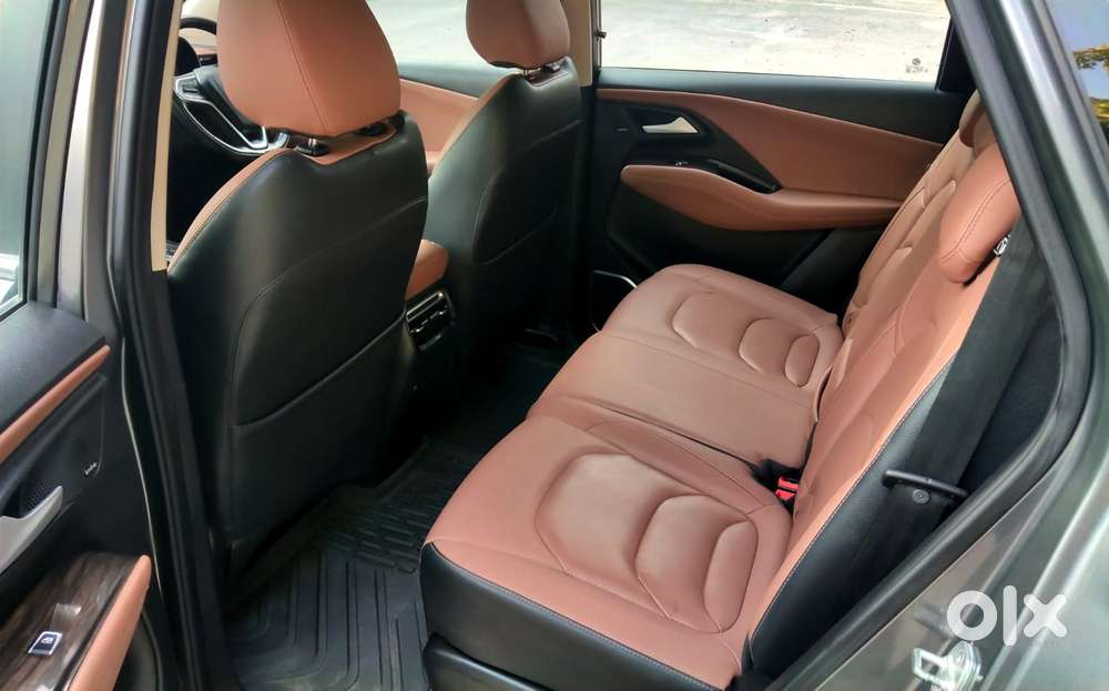 Mg Hector Plus Sharp Pro 1.5 Turbo Petrol Cvt 7 Str, 2023, Petrol