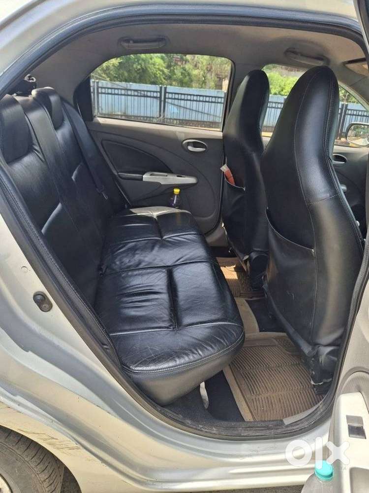 Toyota Etios V, 2011, Petrol