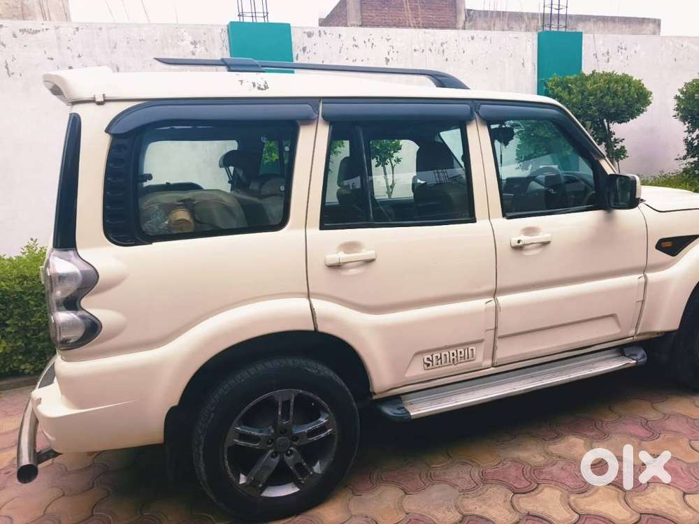 Mahindra Scorpio S4+ Oct 2017