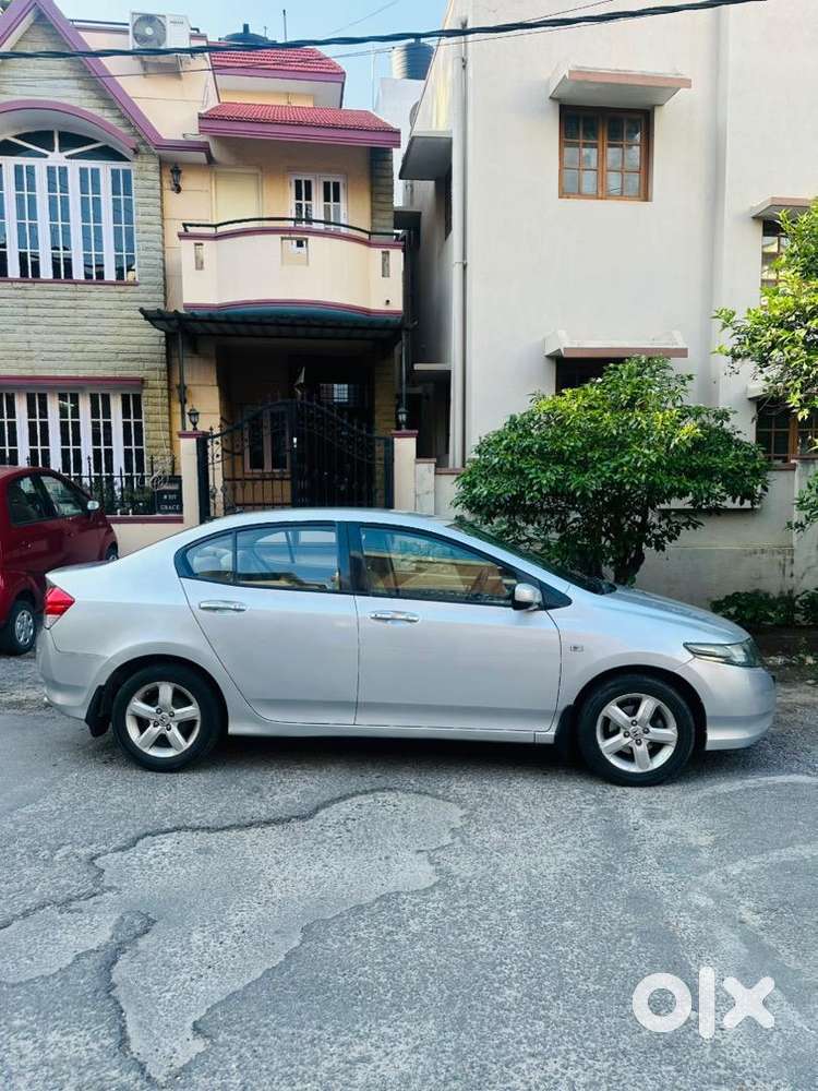 2010 Honda City V At
