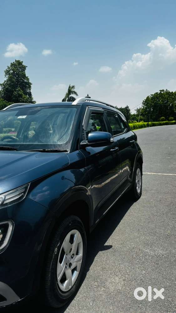 Hyundai Venue Petrol Manual 2021