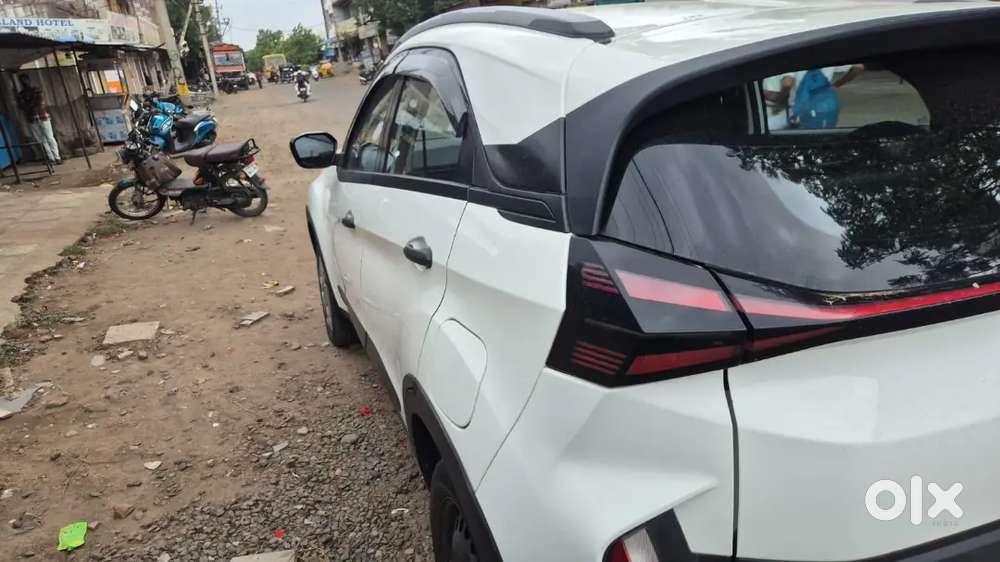 Tata Nexon Pure Diesel 2024