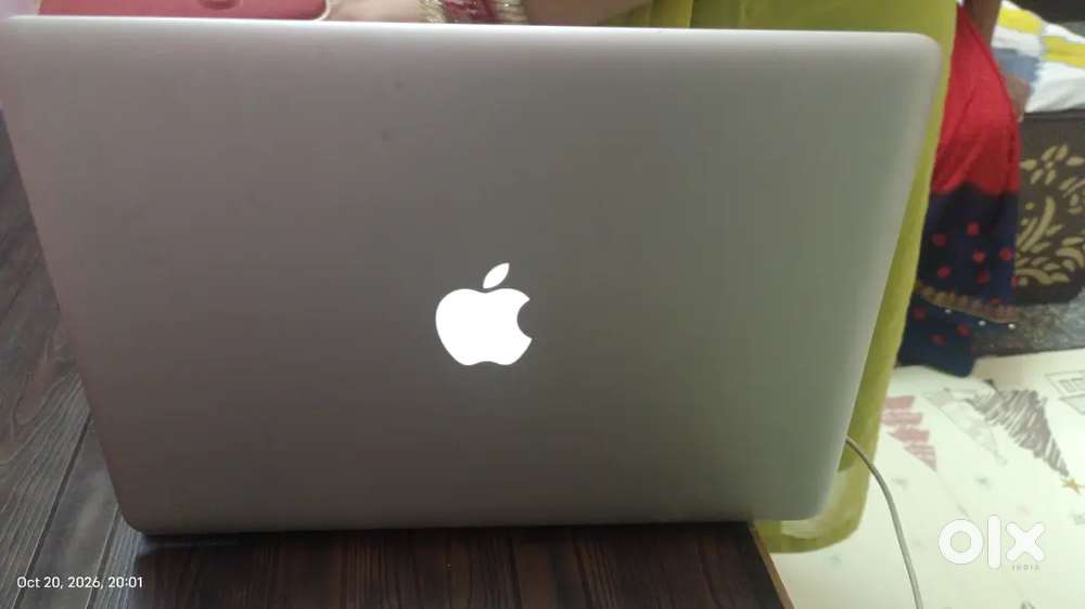 MacBook Pro Core i5 | 2.5 GHz | 4GB DDR3 RAM | Apple Laptop