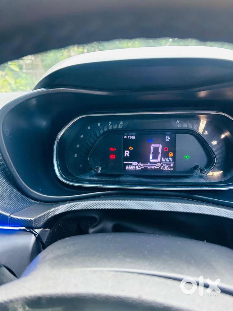 Tata Nexon 1.2 Revotron Xm (s), 2023, Cng & Hybrids