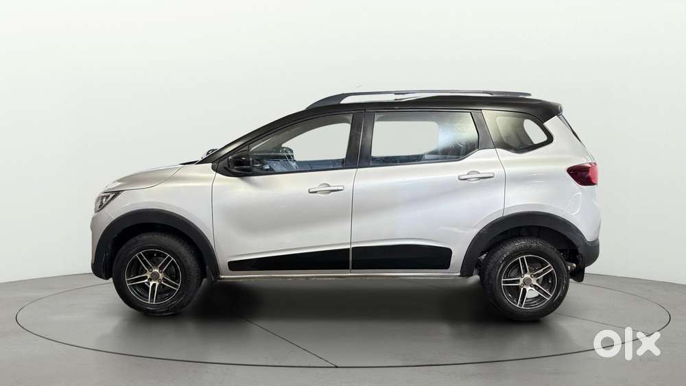 Renault Triber Rxt, 2022, Petrol