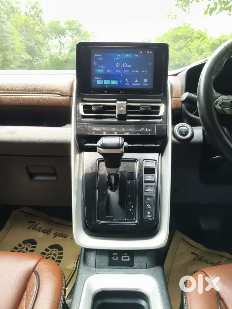 Toyota Innova Hycross 2.0 Vx Hybrid 7 Str, 2023, Petrol