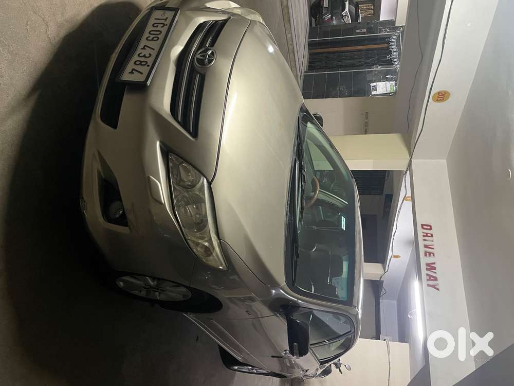 Toyota Corolla Altis 2010
