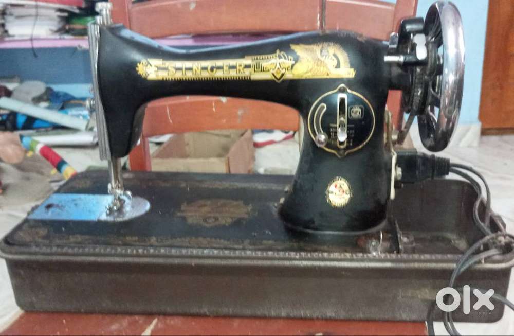 Singer portable Sewing machine with motor