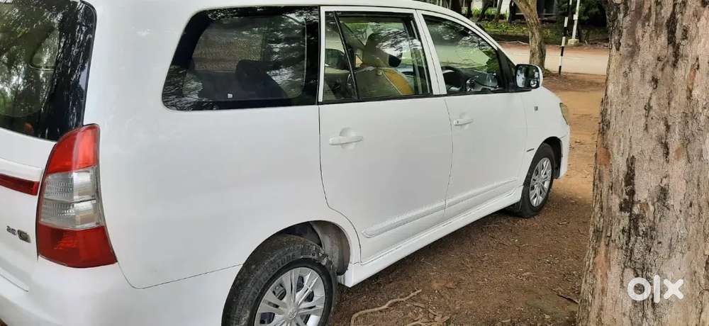 Toyota Innova Diesel 2016 8 Seater