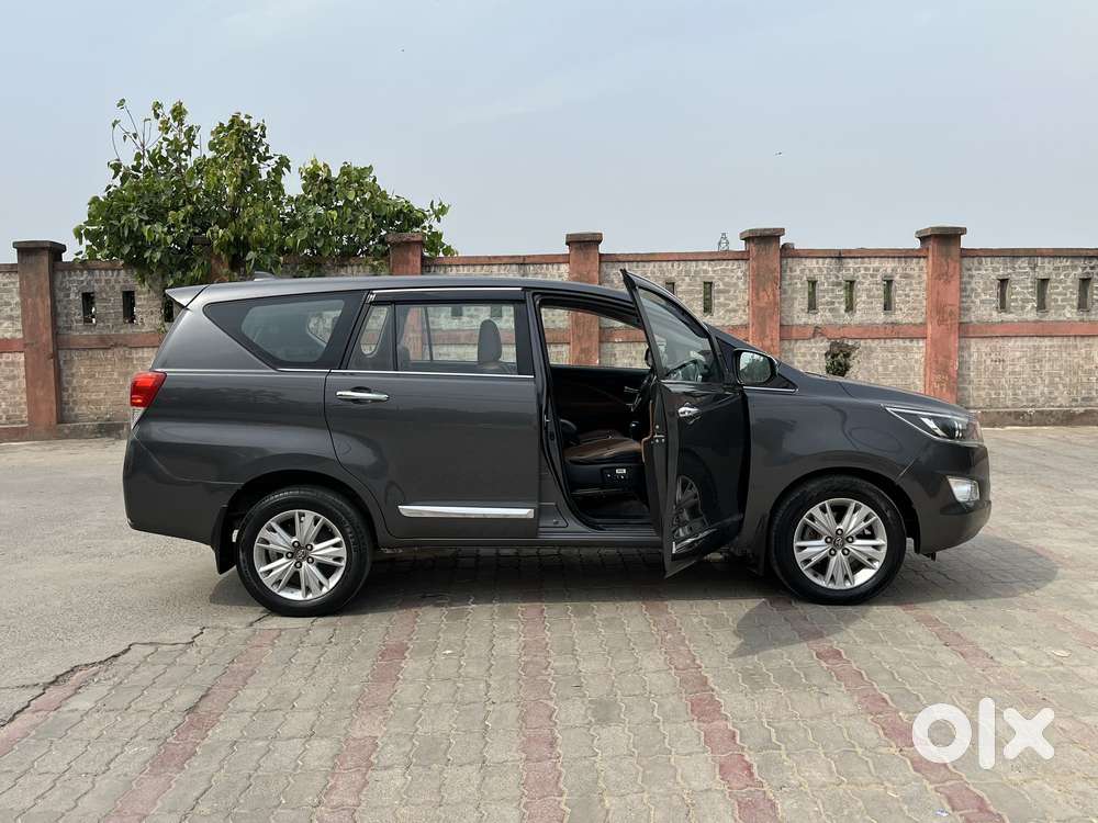 Toyota Innova Crysta 2.7 Zx At, 2017, Petrol