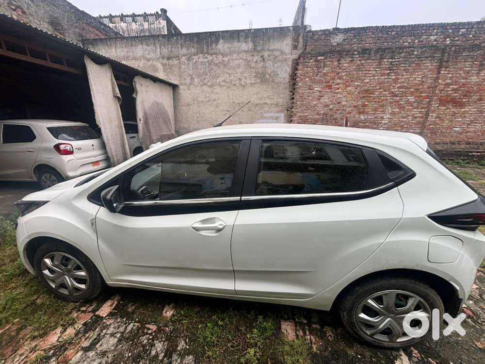 Tata Altroz 2022 Petrol 15500 Km Driven