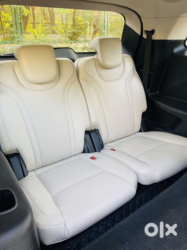Mahindra Xuv700 2.2 Ax 7 Diesel At Luxury Pack Str Awd, 2023, Diesel