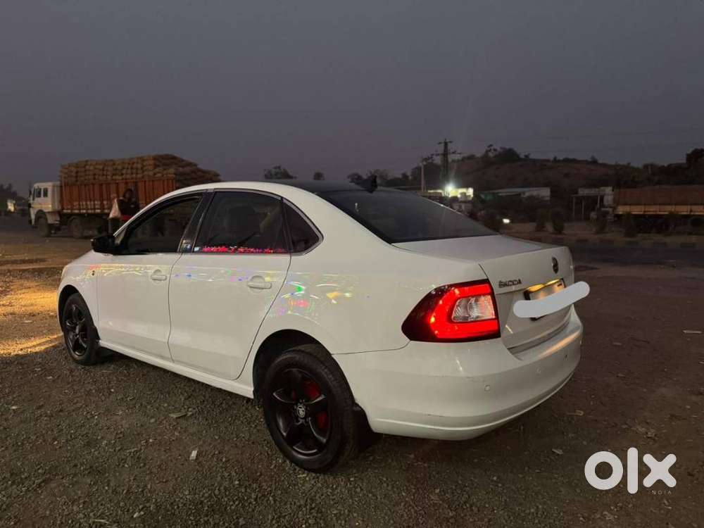 Skoda Rapid 1.6 Elegance Tdi; Black Edition (fully Loaded)