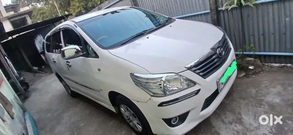 Toyota Innova 2012