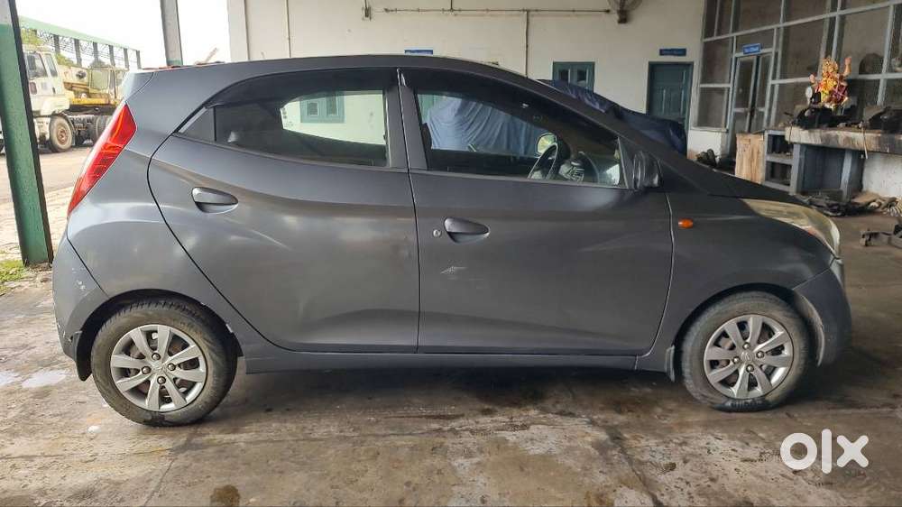 Hyundai Eon 2012 Petrol Very Well Maintained.