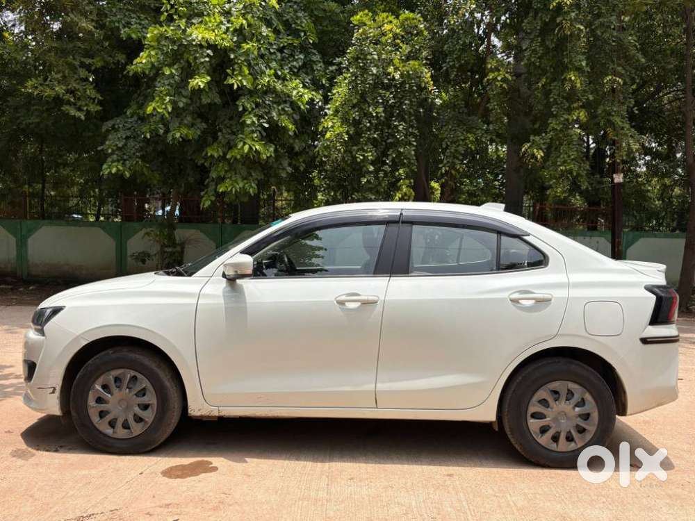 Maruti Suzuki Dzire 1.2 Vxi, 2025, Petrol