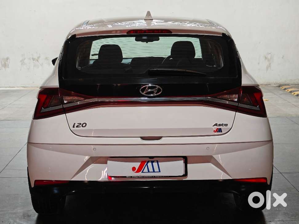Hyundai New I20 1.2 Asta (o) Ivt, 2023, Petrol