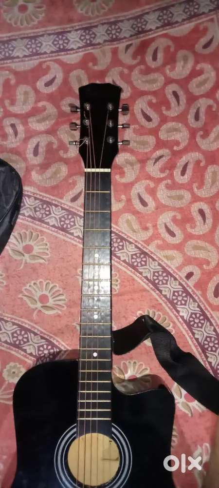 Revel Acoustic Guitar 38c
₹2000