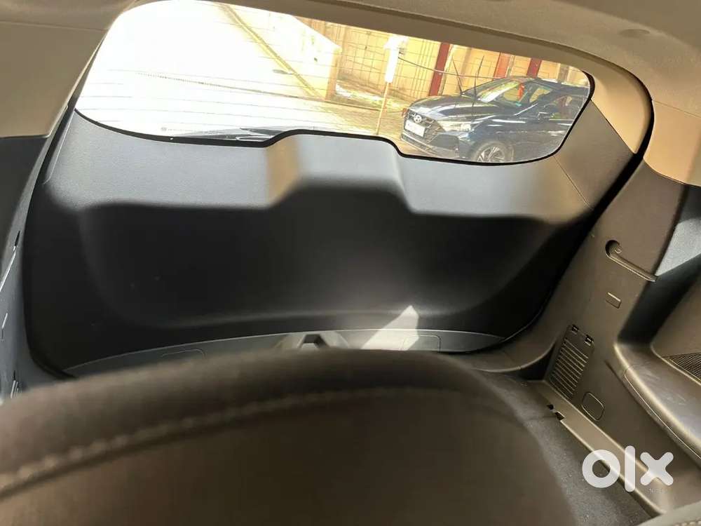 Mahindra Xuv700 Petrol 2022 Variant Ax 3 Showroom Condition.