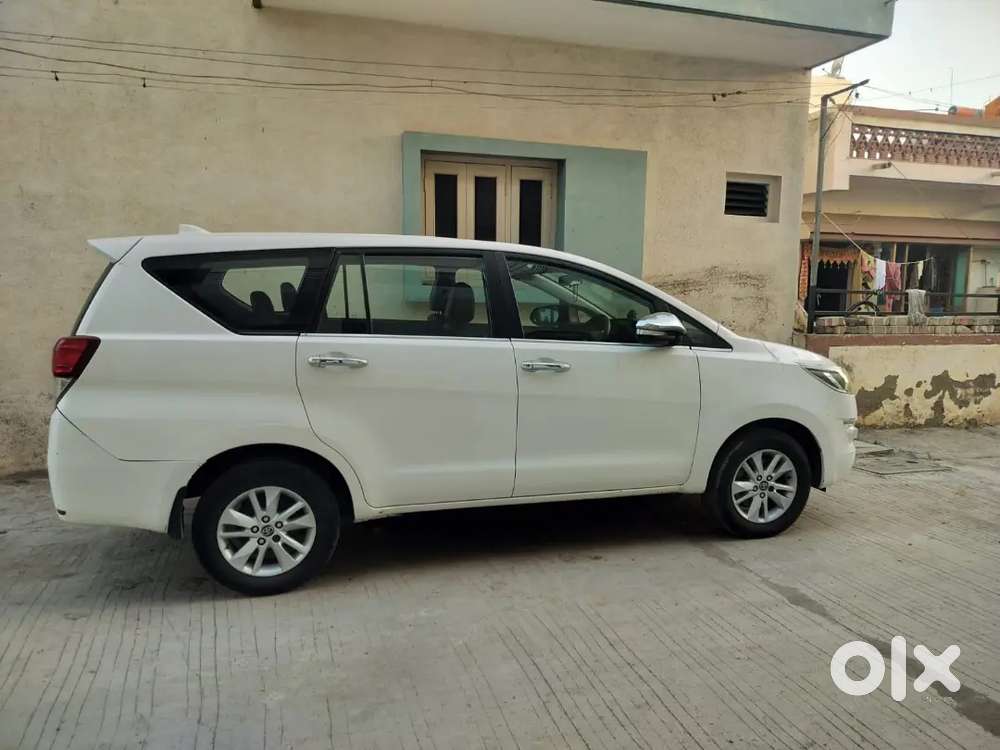 Toyota Innova Crysta 2.4 2017.