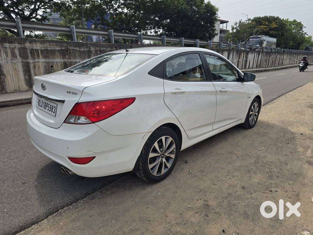 Hyundai Verna Fluidic 1.6 Vtvt Sx, 2014, Petrol