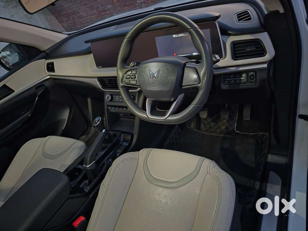 Mahindra Xuv700 2.2 Ax 5 Diesel At 7 Str, 2023, Diesel