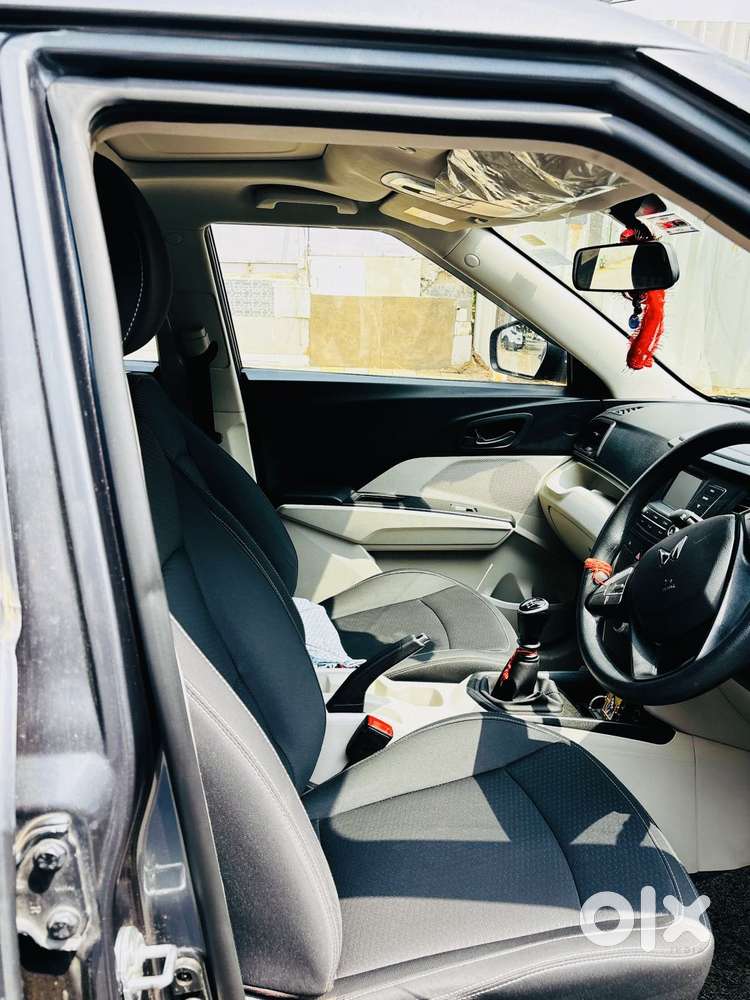 Mahindra Xuv300 W6, 2024, Petrol