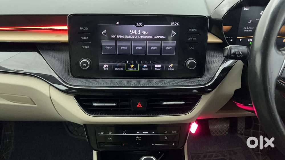 Skoda Slavia Style 1.0l Tsi At, 2022, Petrol