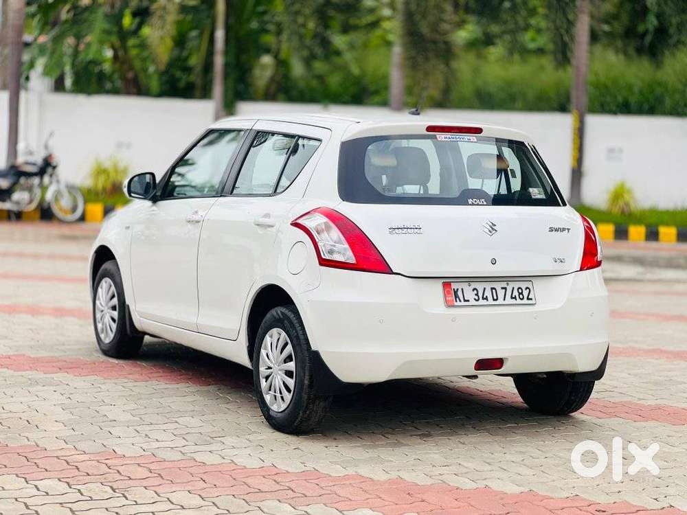 Maruti Suzuki Swift Vxi Optional, 2016, Petrol